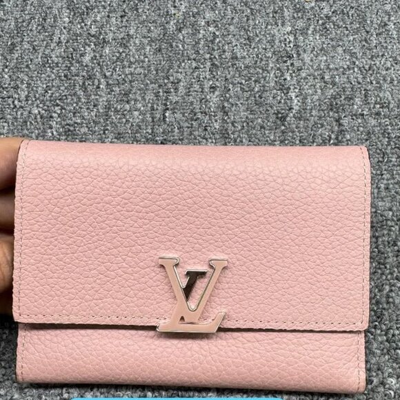 LOUIS VUITTON Portefeuille Capucines Leather Wallet 350-071025 - Picture 2 of 10